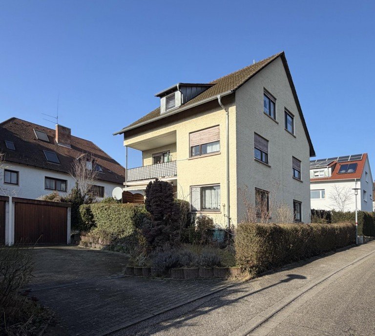 Au�enansicht Ettlingen - Ettlingen Mehrfamilienhaus Entwicklungsf�higes 3-Familienwohnhaus in begehrter Ettlinger Lage!