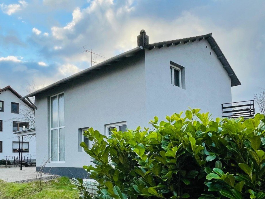 Hausansicht Stra�enseite Einfamilienhaus Rastatt