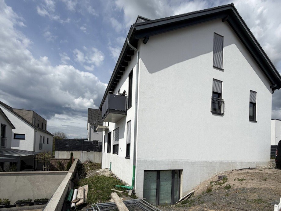 Seitenansicht Doppelhaush�lfte Pfinztal / S�llingen