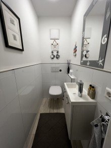 G�ste WC Traumwohnung mit Garten - frei ab sofort !