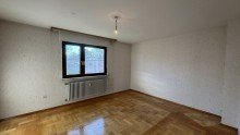 Schlafzimmer OG Charmantes Zweifamilienhaus mit gro�em Potenzial in Ettlingen-West