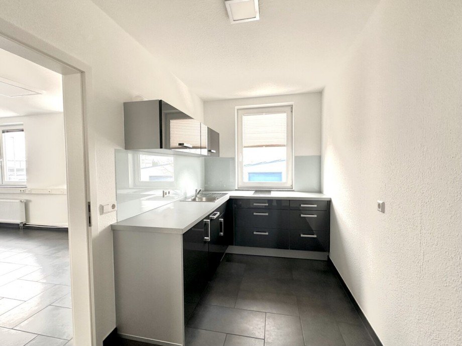 Komplett ausgestattete, moderne Einbauk�che B�rofl�che Ittersbach, Karlsbad