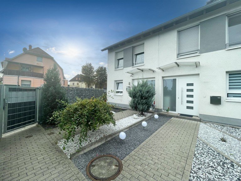 �Au�enansicht Rheinstetten / Forchheim Reihenendhaus Charmantes Reiheneckhaus in Rheinstetten-Forchheim!