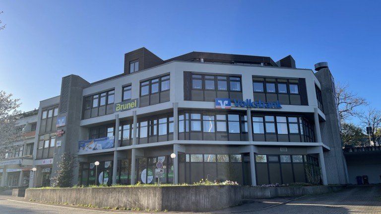 Au�enfoto 4 Waldbronn B�rofl�che Hier k�nnten Sie arbeiten! Lichtdurchflutete B�rofl�che zentral am Waldbronner Rathausmarkt gelegen