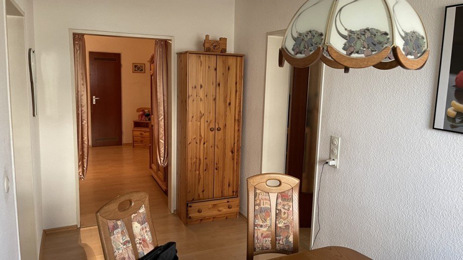 Esszimmer mit Blick in Diele Etagenwohnung Ettlingen-West