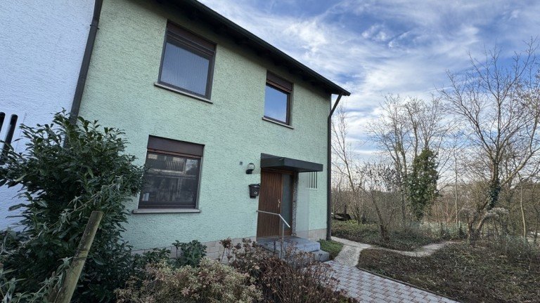 Vorderseite Durmersheim Reihenendhaus Reihenendhaus in ruhiger Lage!