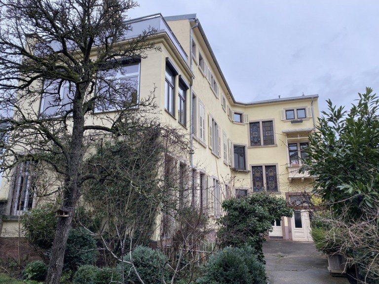 R�ckansicht Karlsruhe Mehrfamilienhaus Eine der sch�nsten Immobilien - denkmalgesch�tztes Mehrfamilienhaus in Karlsruhe
