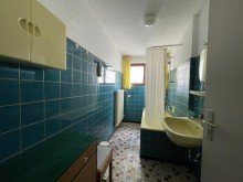 EG Badezimmer Charmantes Mehrfamilienhaus mit Potenzial in Ettlingen-Bruchhausen.