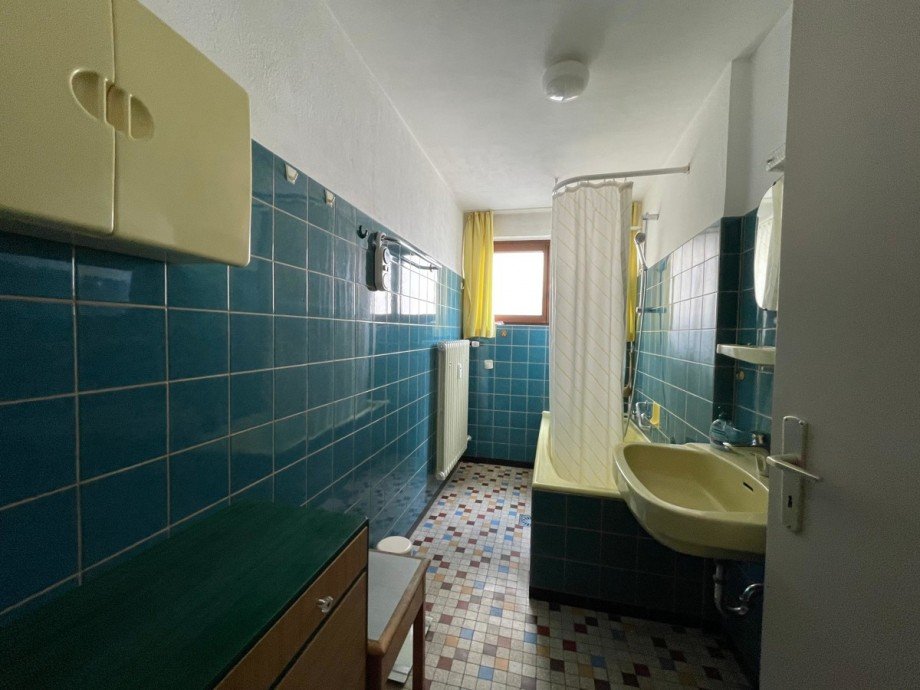 EG Badezimmer Mehrfamilienhaus Ettlingen