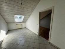 Diele OG Wohnen mit Wohlf�hlfaktor - Attraktive Doppelhaush�lfte in Malsch.