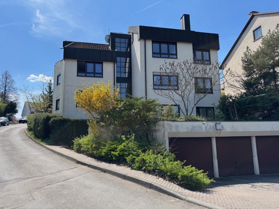 Hausansicht Vorderseite Maisonettewohnung Leinfelden-Echterdingen