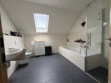 Badezimmer Charmante Doppelhaush�lfte in Malsch
