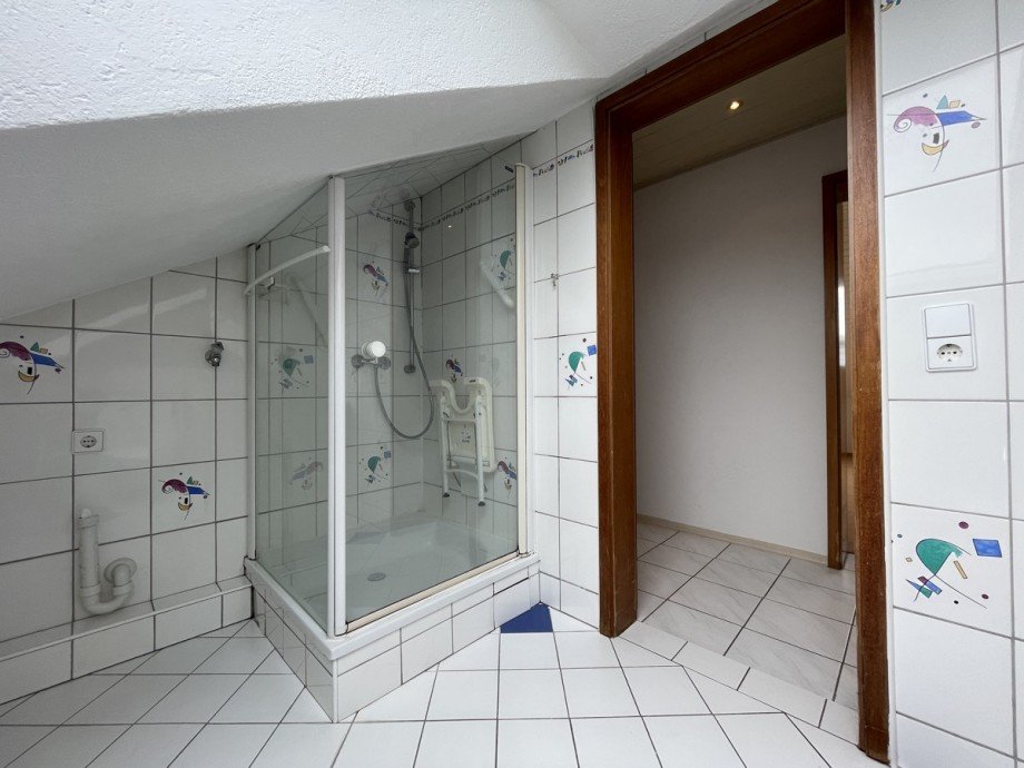 Duschkabine Dachgeschosswohnung Gaggenau