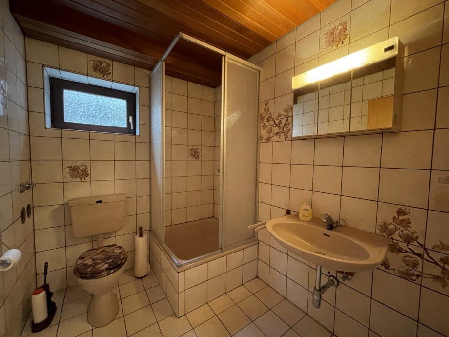 Bad_UG_Einliegerwohnung Einfamilienhaus Ettlingen / Bruchhausen