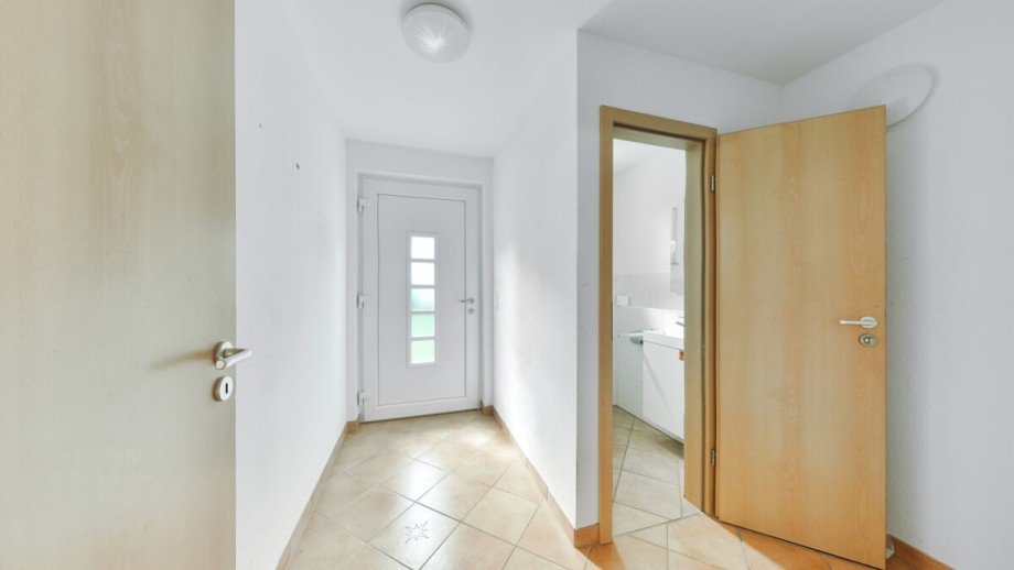 Eingangsbereich mit G�ste WC Reihenendhaus Baden-Baden