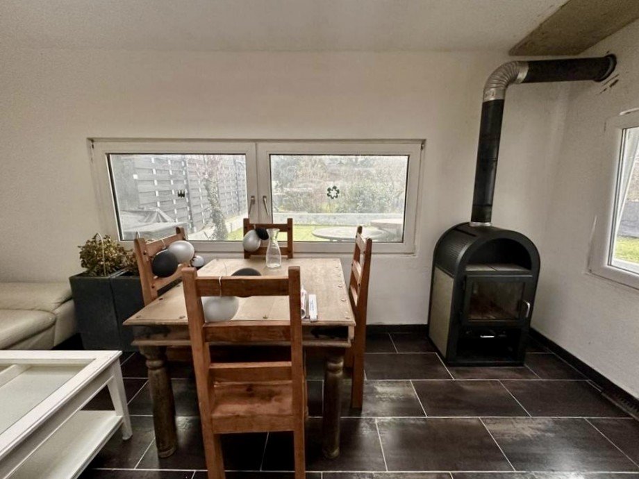 Party - Anbau mit WC und K�che hinter Garagen Mehrfamilienhaus M�hlacker