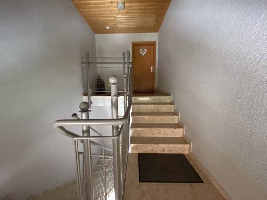 Treppenhaus Dachgeschosswohnung Waldbronn