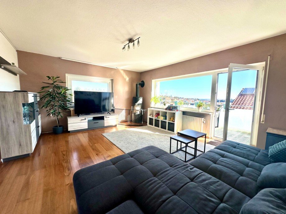 Wohnbereich mit Zugang zum zweiten Balkon Etagenwohnung Malsch