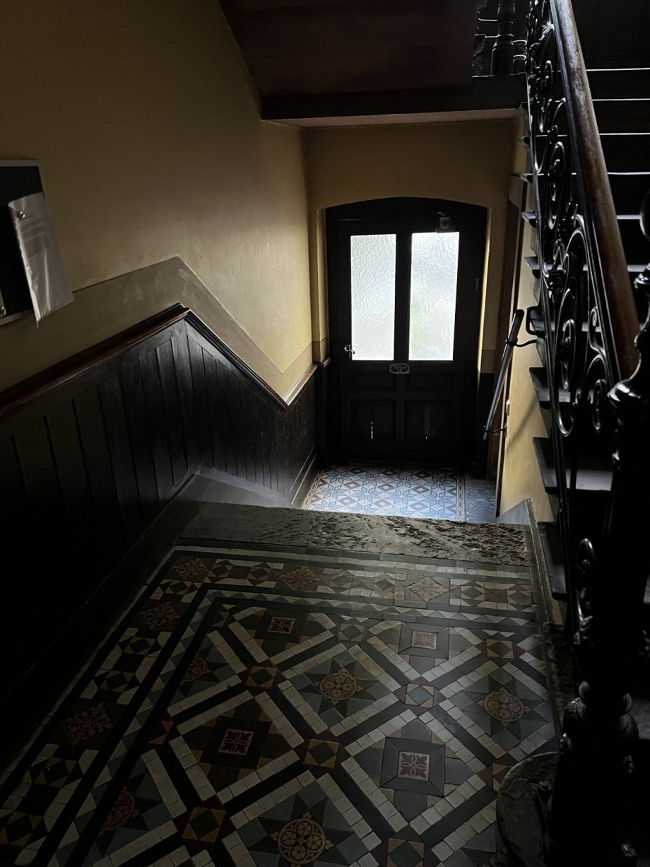 Abgang zum Keller Mehrfamilienhaus Karlsruhe