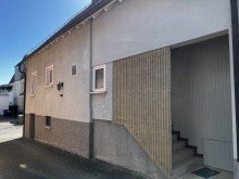 Seitenansicht Einfamilienhaus auf sehr gro�em Grundst�ck in Kalrsbad/Langensteinbach!