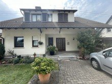 Ansicht von vorne ++ Preissenkung++
Tolles Zweifamilienhaus in Schielberg - frei ab 01.04.2025