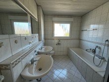 Badezimmer aktuell Wohnen mit Wohlf�hlfaktor - Attraktive Doppelhaush�lfte in Malsch.
