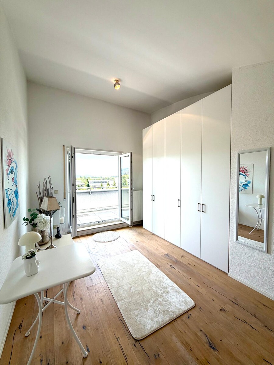 Separater Ankleidebereich mit viel Stauraum Penthousewohnung Ettlingen