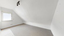 Schlafzimmer im OG Bitte aufwecken - Doppelhaush�lfte im Dornr�schenschlaf zum Sanieren