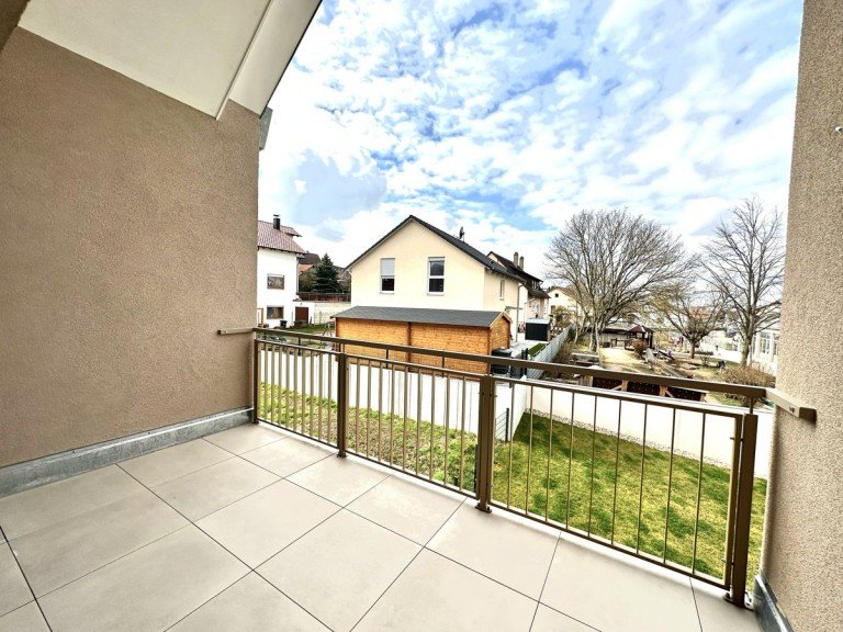 Loggia Kieselbronn - Kieselbronn Dachgeschosswohnung Neubau Erstbezug ! Dachgeschosswohnung mit gro�z�gigem Wohnbereich
