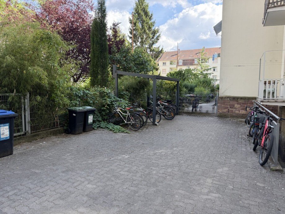 Innenhof Etagenwohnung Karlsruhe / S�dweststadt