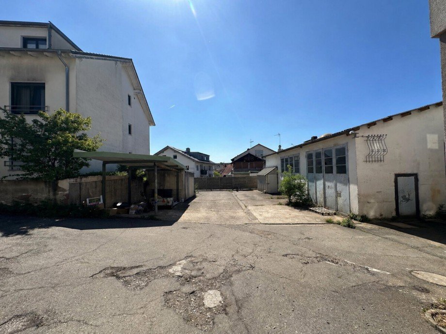 KI bearbeitet Wohngrundst�ck Waldbronn / Busenbach