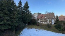 Ausblick ins Gr�ne Helle Dachgeschosswohnung mit Panoramafenster, 
Waldblick und Tiefgaragenstellplatz.