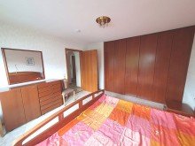 EG-Schlafzimmer Wohlf�hlatmosph�re im 2-Familienhaus mit gro�em Grundst�ck.
