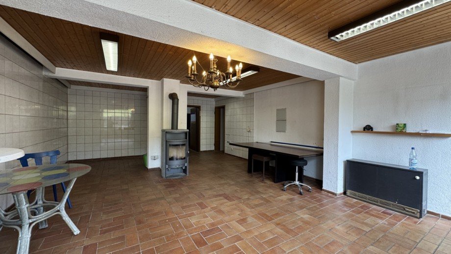 Verkaufsraum Doppelhaush�lfte Karlsbad