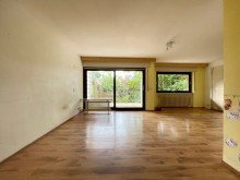 Wohnzimmer Sanierungsbed�rftiges Reihenendhaus in Waldbronn Busenbach