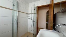 EG-Badezimmer Wohlf�hlatmosph�re im 2-Familienhaus mit gro�em Grundst�ck.