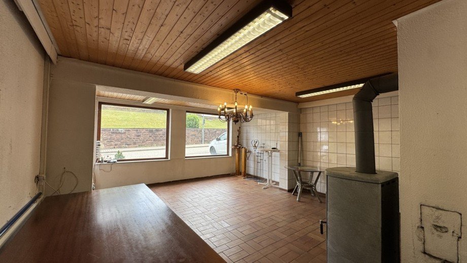Verkaufsraum Doppelhaush�lfte Karlsbad