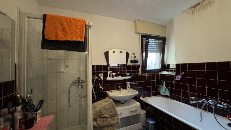 Badezimmer EG Doppelhaush�lfte Waldbronn / Reichenbach