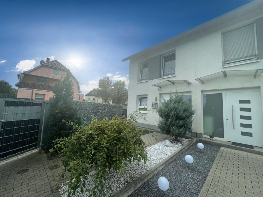 Vorderansicht Reihenendhaus Rheinstetten / Forchheim