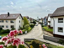 Blick vom Balkon Attraktives Mehrfamilienhaus in Pforzheim-B�chenbronn -
solide Investition mit Entwicklungspotenzial