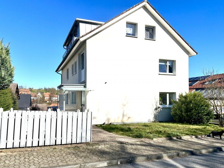 Ansicht von der Stra�e Malsch - Malsch Etagenwohnung Ihre 3-Zimmer-Traumwohnung mit zwei Balkonen und Weitblick