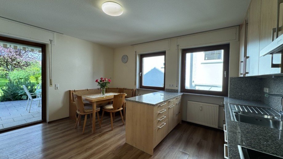 EG-K�che (EBK im Kaufpreis enthalten) Zweifamilienhaus Karlsbad-Spielberg