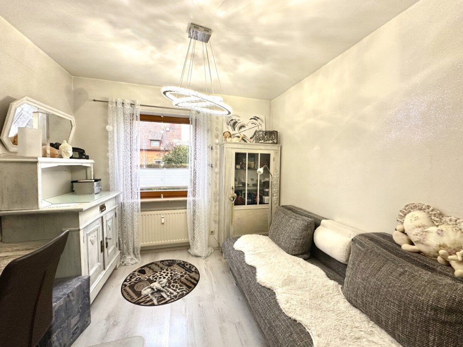 Kinder-/G�stezimmer oder B�ro Erdgeschosswohnung Karlsruhe
