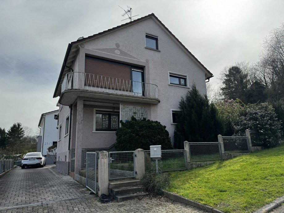 Frontansicht Mehrfamilienhaus Pfinztal