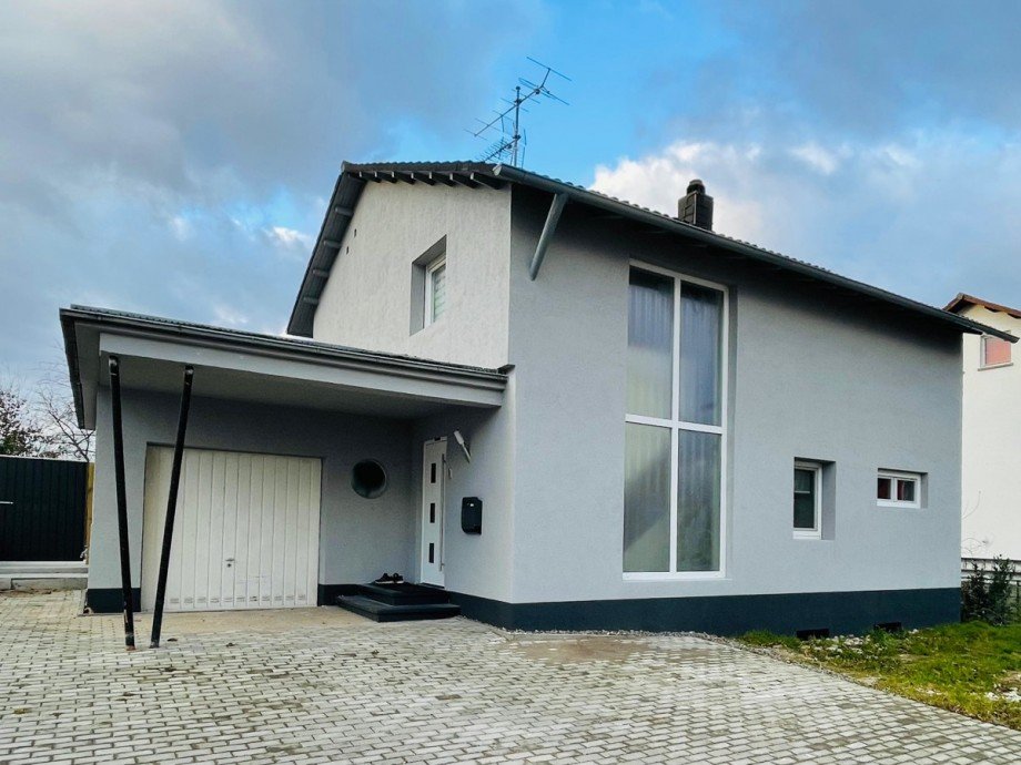 Hausansicht Stra�enseite Einfamilienhaus Rastatt
