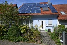 Frontansicht Gro�z�gige Doppelhaush�lfte in gefragter Lage
