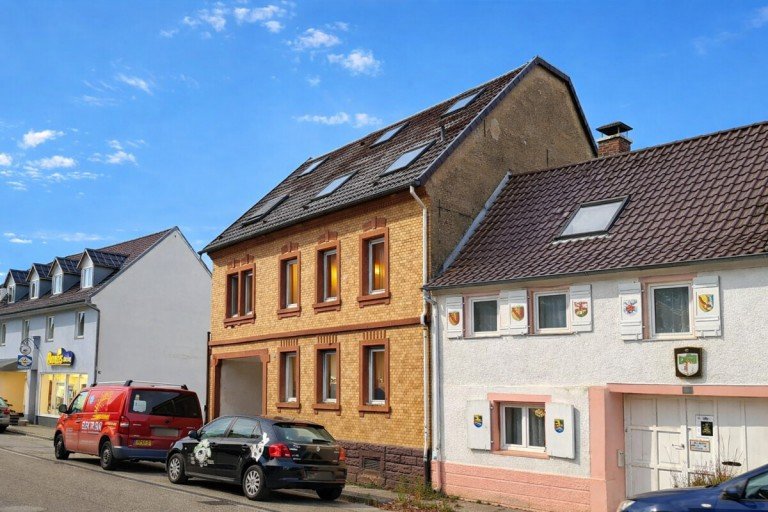 Hausansicht Weingarten - Weingarten Mehrfamilienhaus Vollvermietetes Mehrfamilienhaus in Weingarten - Solide Kapitalanlage mit Wertsteigerungspotenzial
