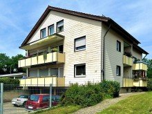 Ansicht von der Stra�e Attraktives Mehrfamilienhaus in Pforzheim-B�chenbronn -
solide Investition mit Entwicklungspotenzial