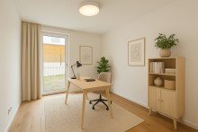 Arbeitszimmer (KI-Staging) Exklusive Maisonette - Mietwohnung im Erdgeschoss f�r Familien!