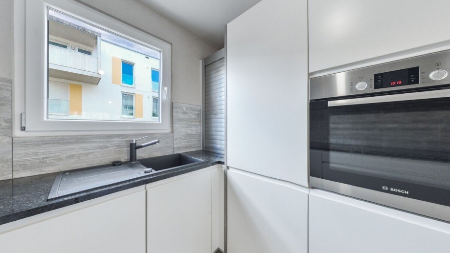 Moderne K�che mit Granitarbeitsplatte und hochwertiger Ausstattung Reihenendhaus Baden-Baden